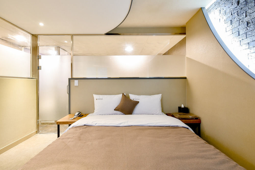 Hotel IGNIS ONCHEONJANG Busan Buitenkant foto