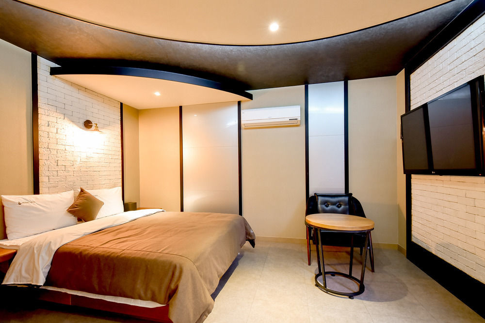 Hotel IGNIS ONCHEONJANG Busan Buitenkant foto