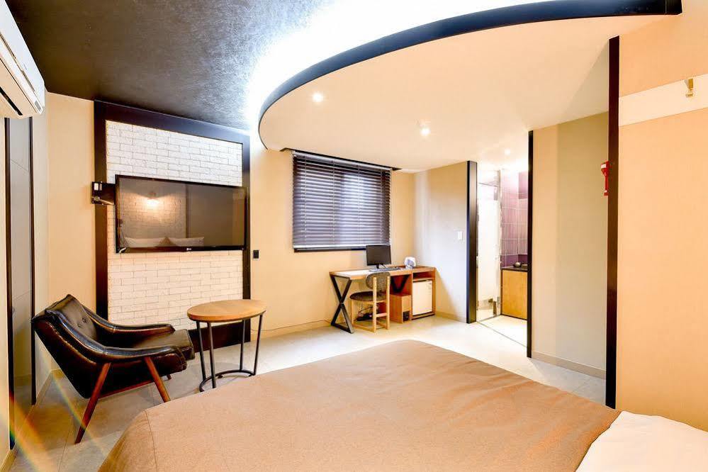 Hotel IGNIS ONCHEONJANG Busan Buitenkant foto